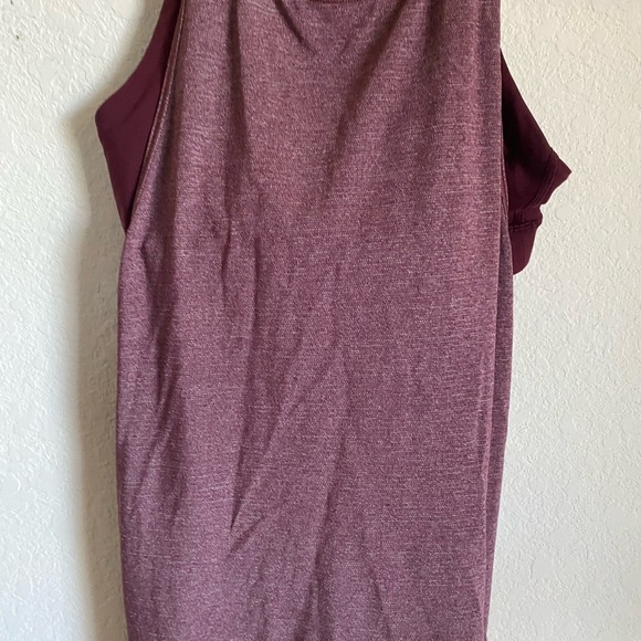 Lululemon Extra Mile 2 In 1 Tank Heathered Garnet / Garnet Athleisure Workout 4 - Picture 4 of 10